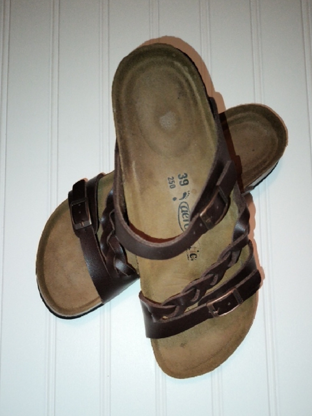 [5x$20] Aerothotic Brown Leather Braided Triple-Strap Sandals / Size 9 - Picture 2 of 4